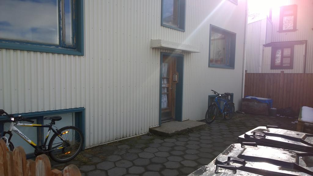 Budget Apartment With Ocean View Ísafjörður Esterno foto